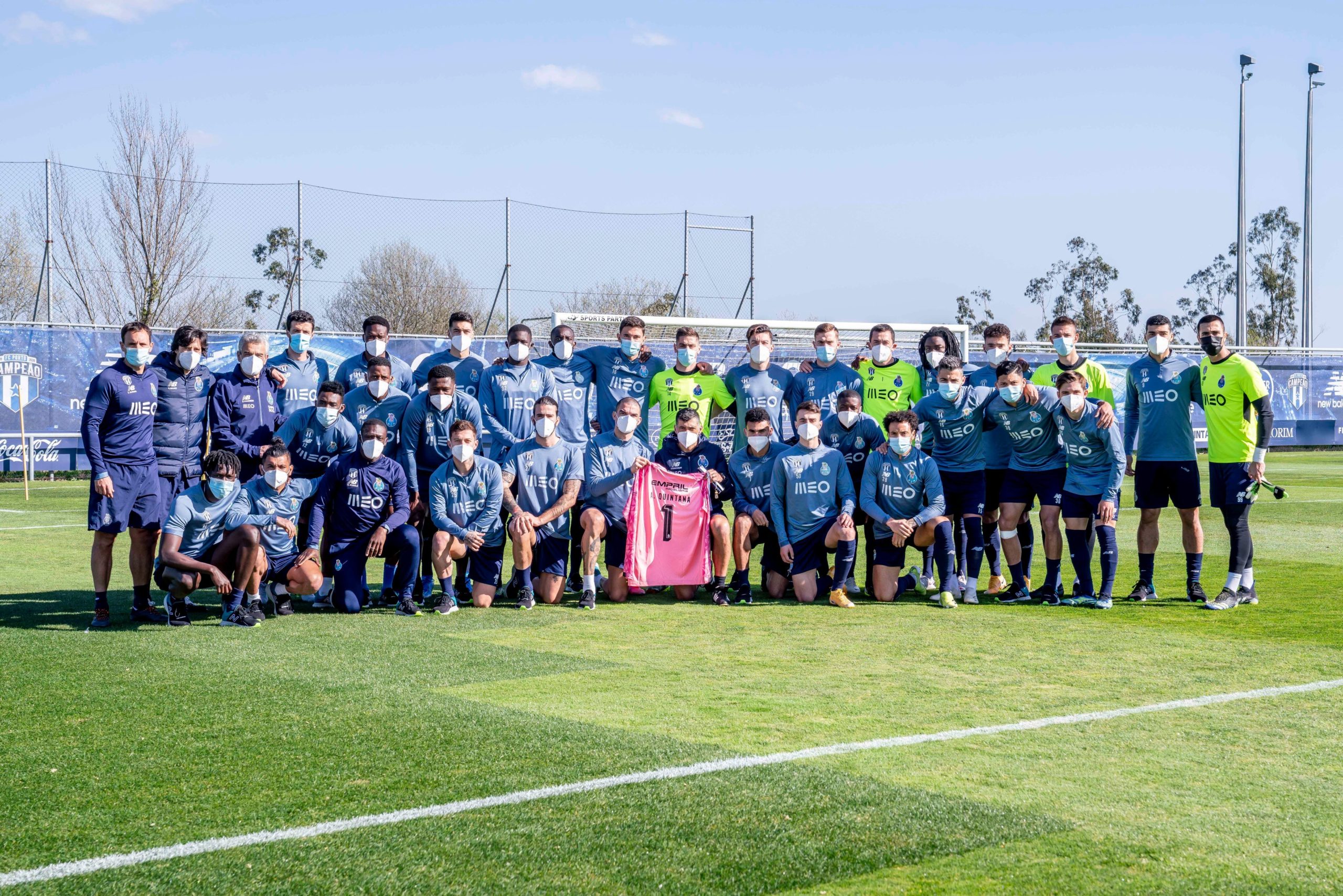 Fc Porto Homenageia Alfredo Quintana Portal Dos Drag Es