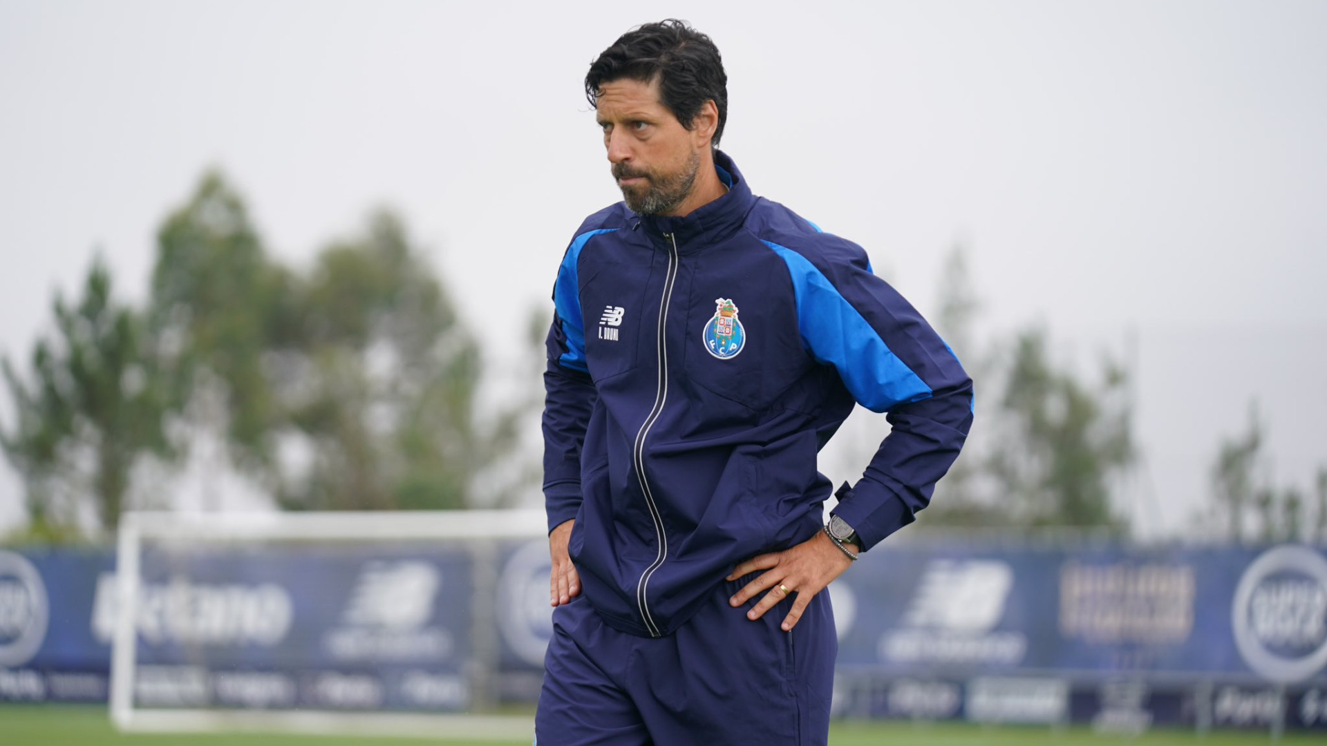 Vítor Bruno Chama Seis Jovens Da Equipa B Ao Treino Do FC Porto ...